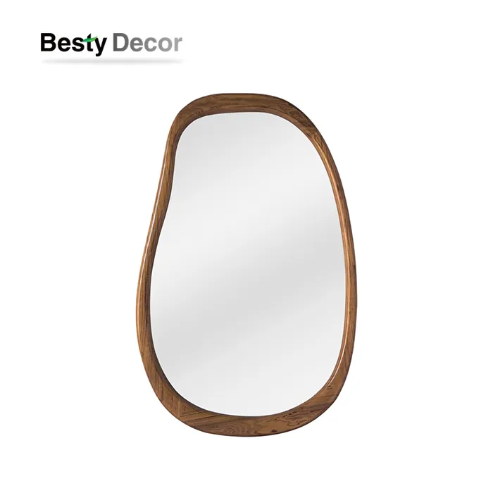Espelho irregular com moldura de madeira maciça